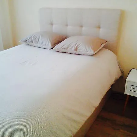 2 Bed In Apartment